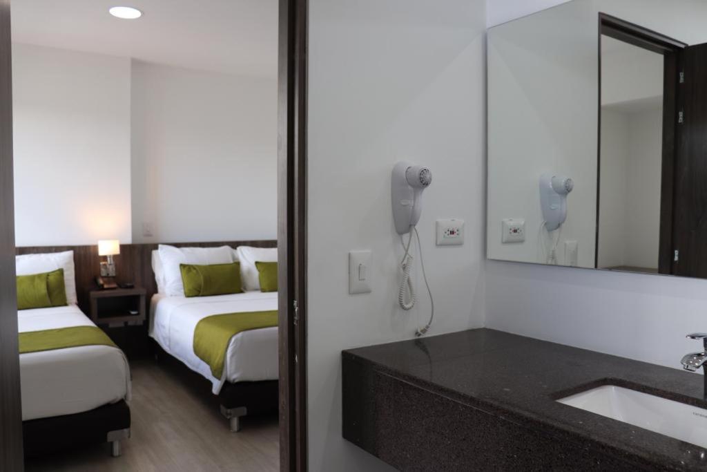 Hotel Santiago De Arma Rionegro Esterno foto