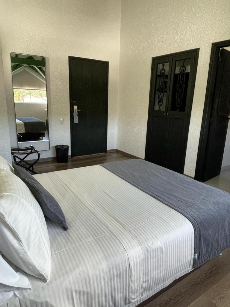 Hotel Santiago De Arma Rionegro Esterno foto